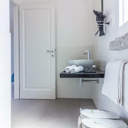 Naracheddu Elite Bed & Breakfast