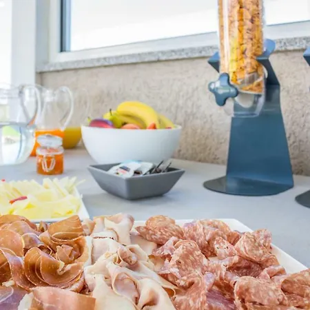 Naracheddu Elite Bed & Breakfast 4*