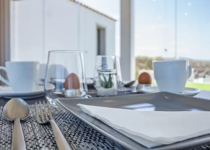 Naracheddu Elite Bed & Breakfast