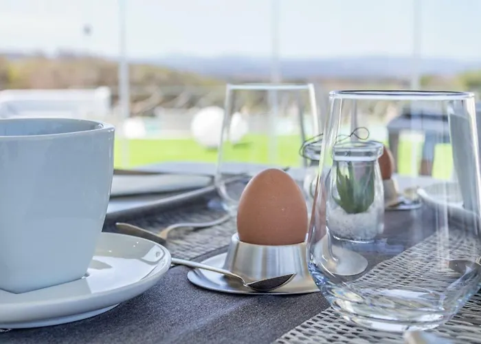 Naracheddu Elite Bed & Breakfast