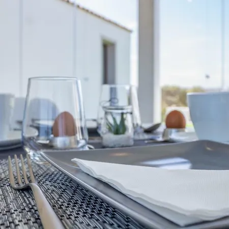 Naracheddu Elite Bed & Breakfast