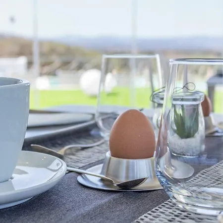 Naracheddu Elite Bed & Breakfast